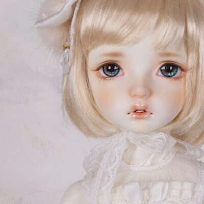 imda 4.3 Manon  white肌 公式メイク アイ付き